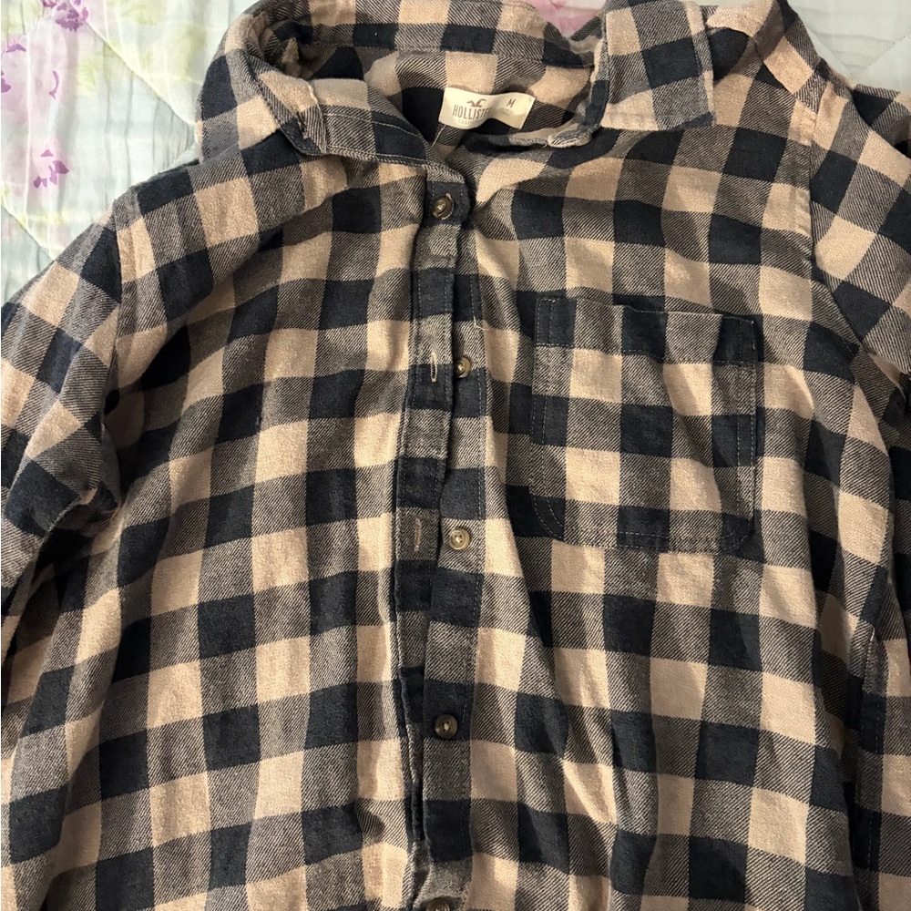 Hollister Black and Cream Plaid Cardigan